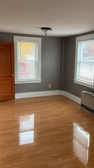 Building Photo - 12 Wall St