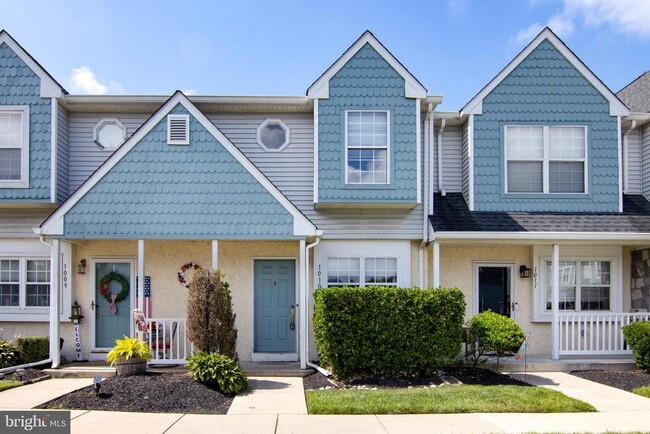 Primary Photo - 1010 Hillsboro Ct