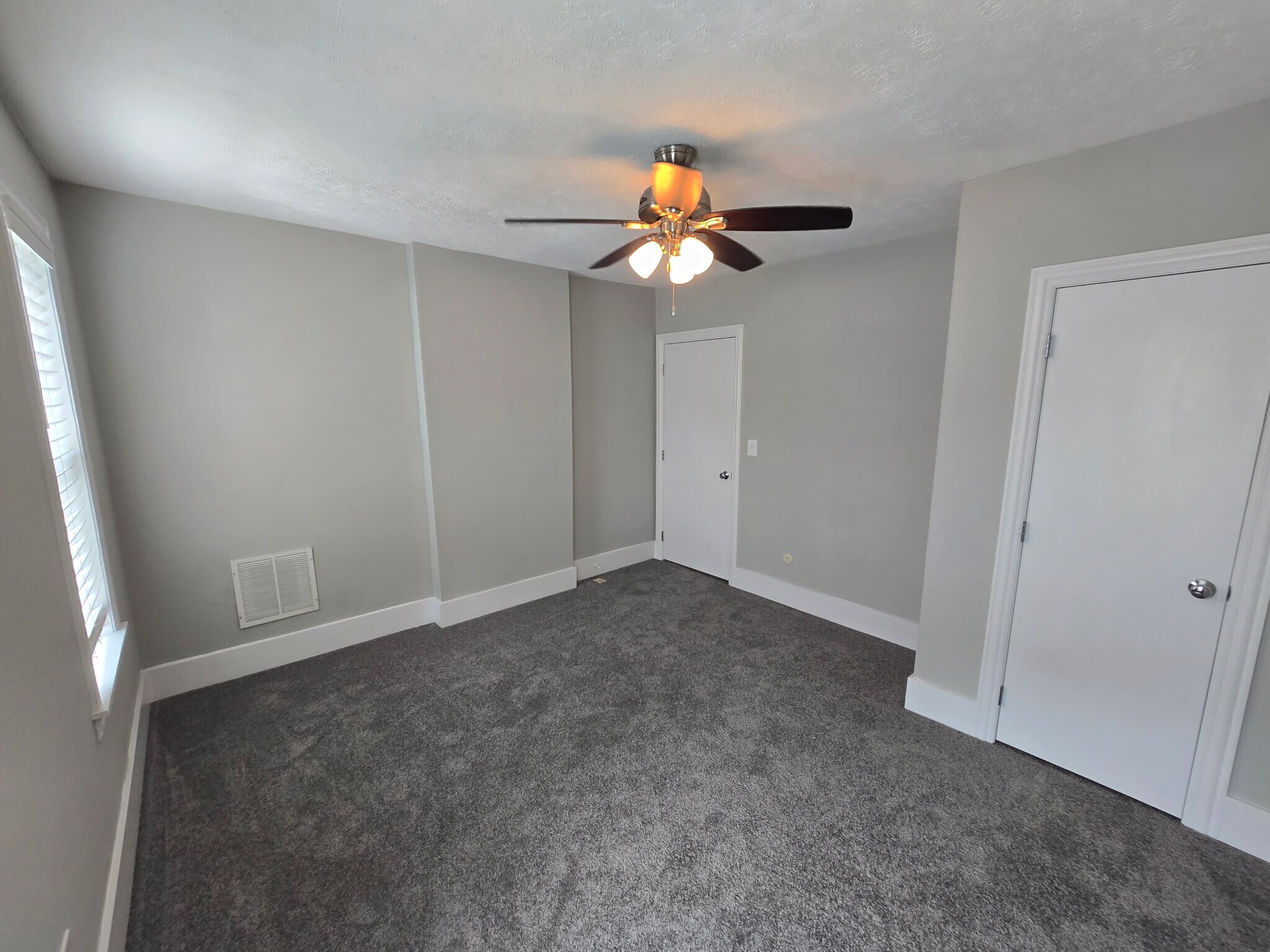 Bed room 1 - 1218 S Washington Ave