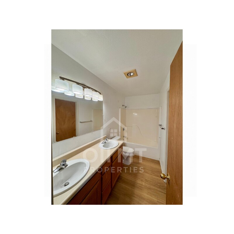 Building Photo - 1890 N Belmar Dr