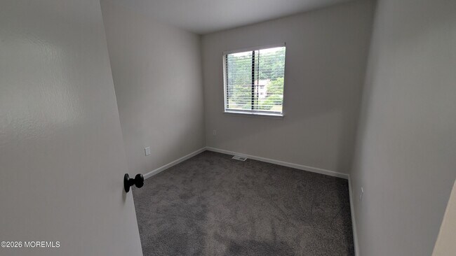 Building Photo - 13 Wren Way