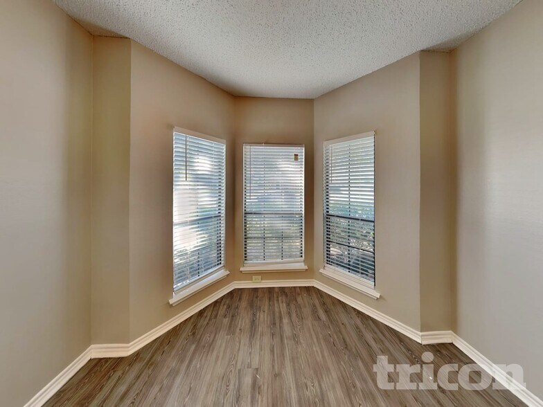 Building Photo - 1130 Dandelion Dr