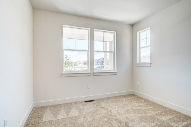 Building Photo - New Peaceful Retreat