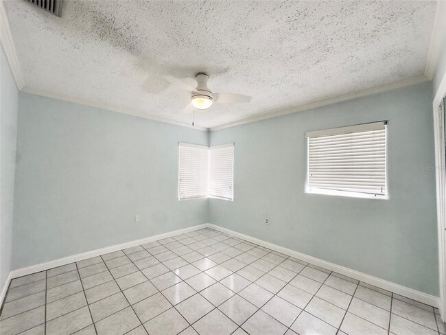 Building Photo - 432 Woodlawn Ave