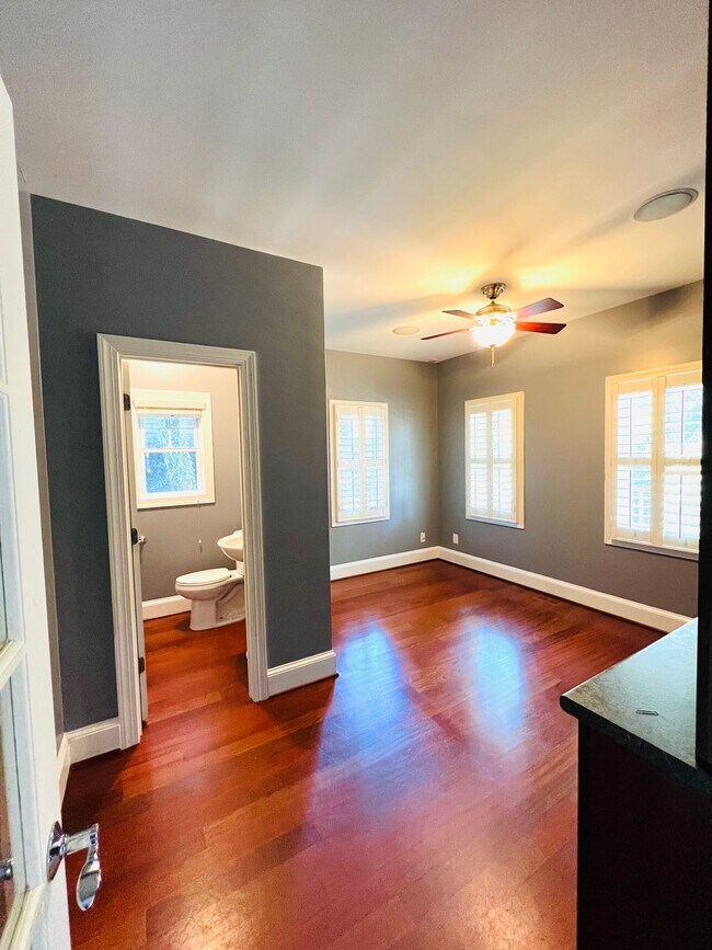 Office / BR4 - 1512 Pecan Ave