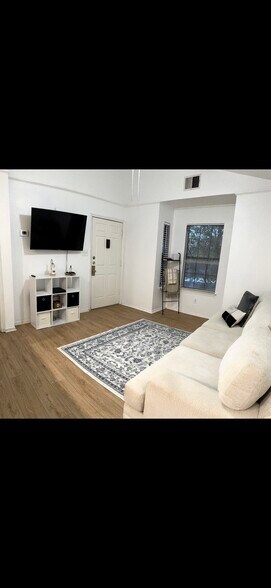 Building Photo - 4803 Hamilton Wolfe Rd