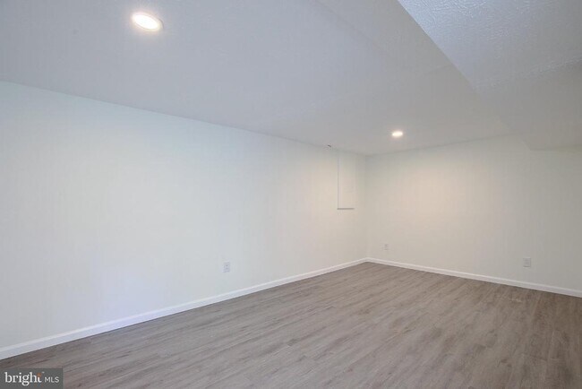 Building Photo - 6417 Kaine Dr