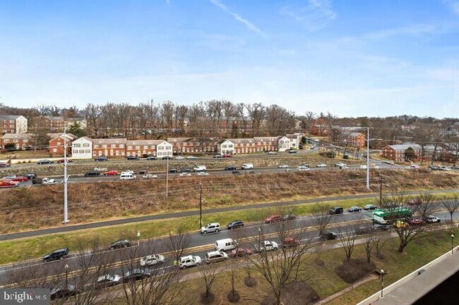 Building Photo - 4500 S Four Mile Run Dr