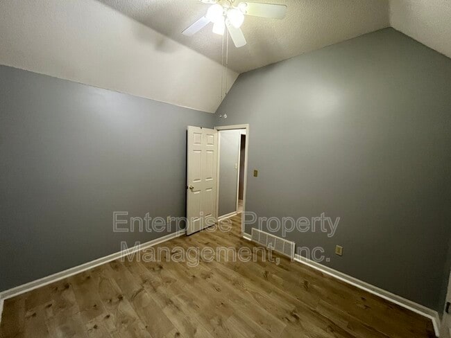 Building Photo - 6986 Parkbrook Ln