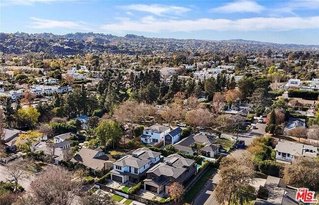 Building Photo - 4453 Gentry Ave