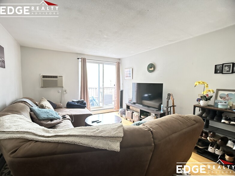 Primary Photo - 38 Kenrick St
