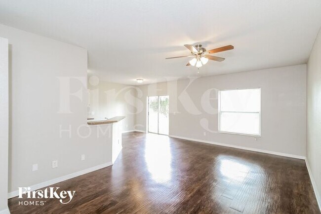 Building Photo - 3332 Rogue St