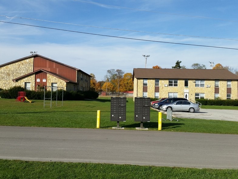 Building Photo - Stonebrook of West College Corner