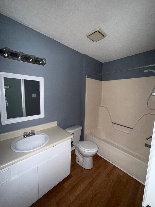 Building Photo - Platinum House LLC