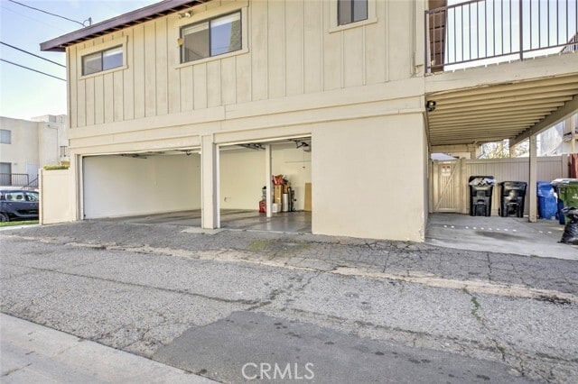 Building Photo - 6011 Bellaire Ave