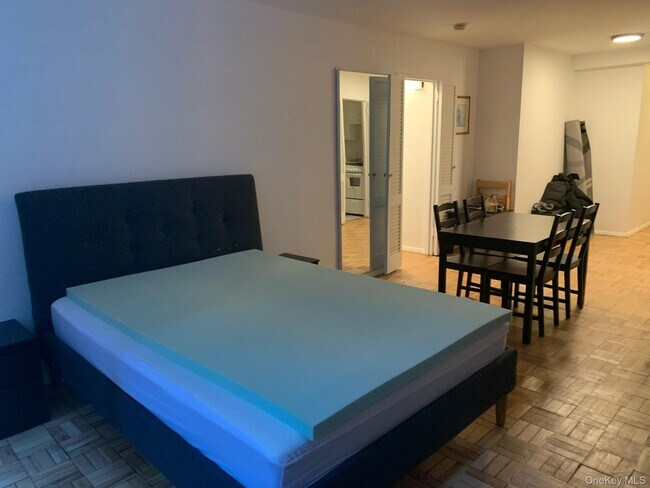 Building Photo - 321 E 48th St