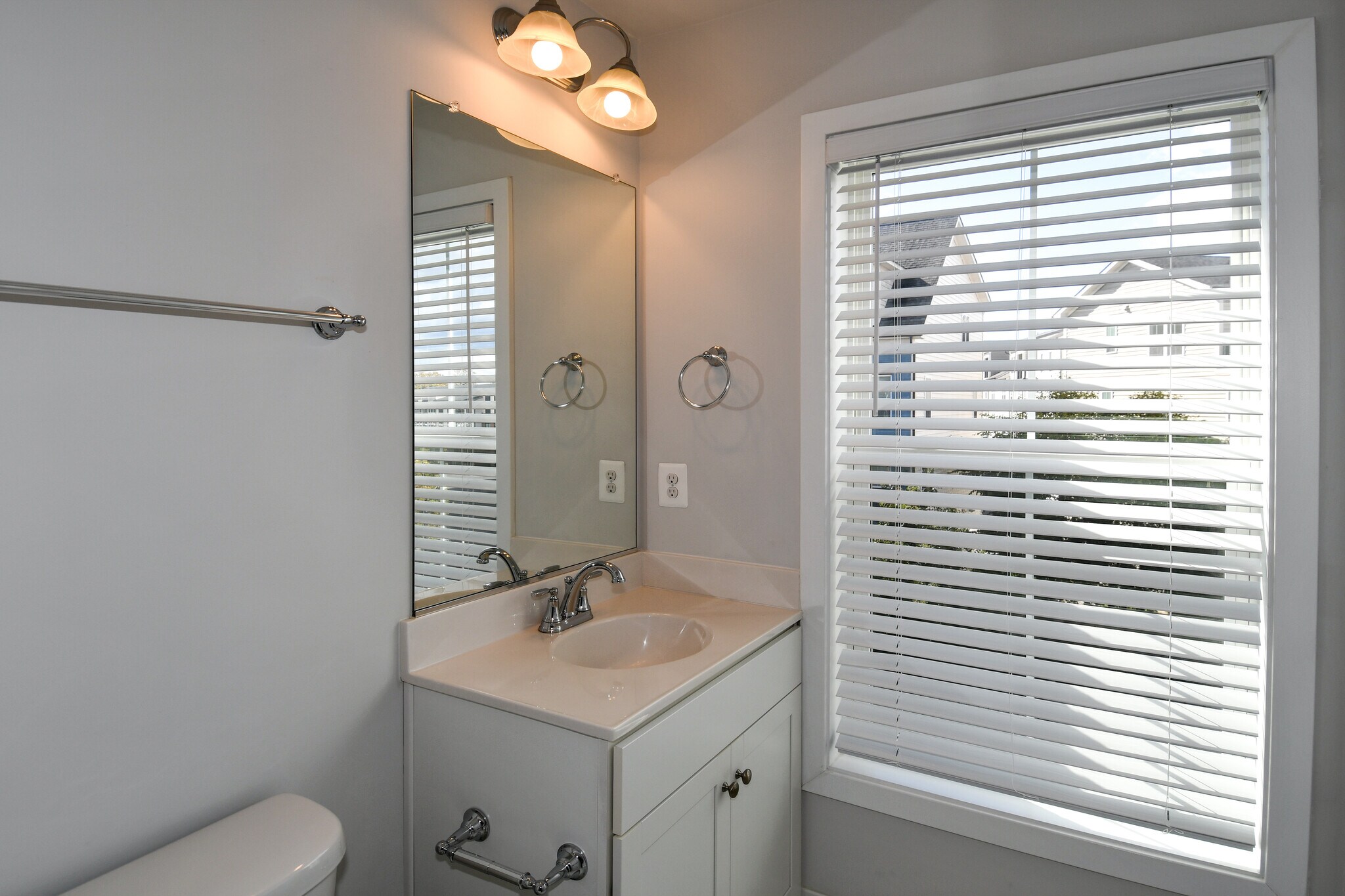 Building Photo - 2421 Auden Dr