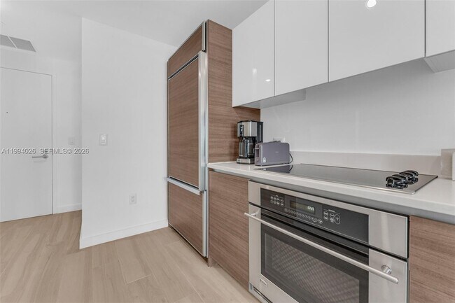 Building Photo - 1100 S Miami Ave