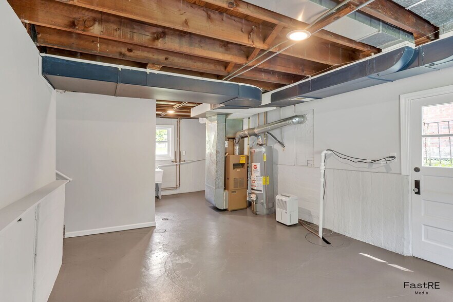 Building Photo - 2059 Downey Rd