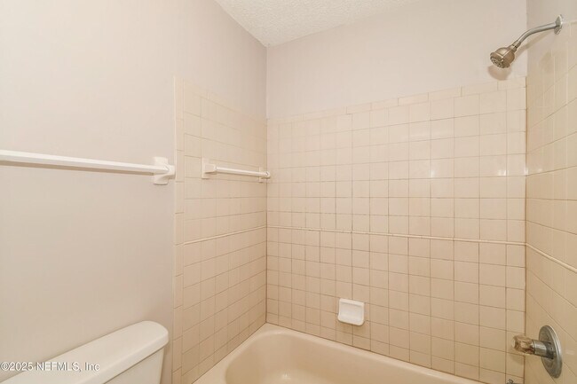 Building Photo - 5118 Somerton Ct