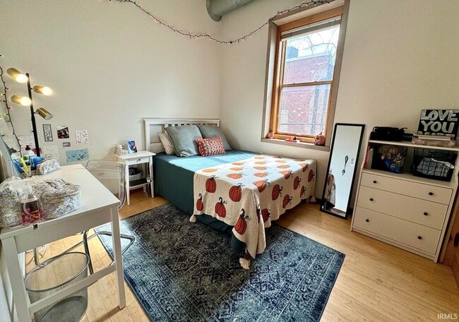 Building Photo - 213 N Walnut St