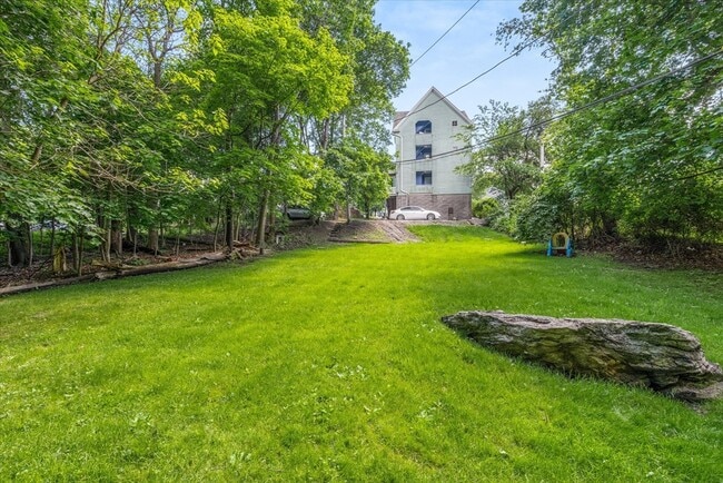 Building Photo - 427 Hamilton St