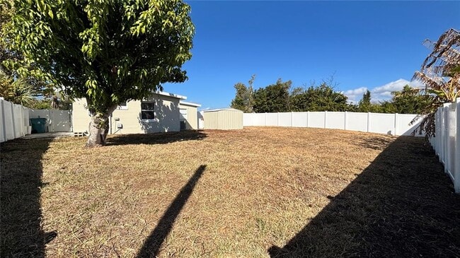 Building Photo - 21543 Kenyon Ave