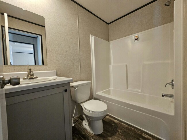 Building Photo - 16821 Oak Leaf Ct