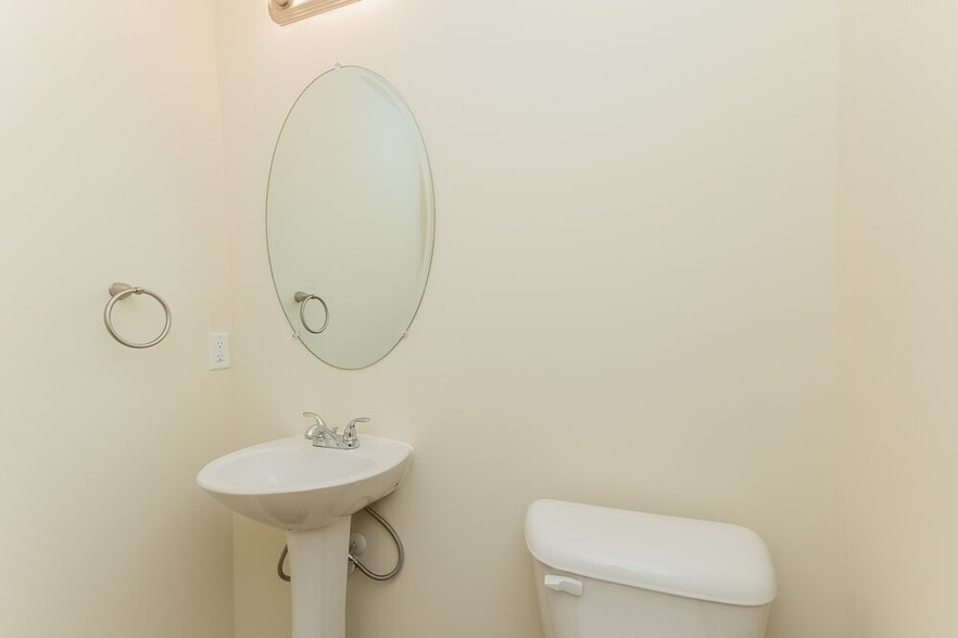 Building Photo - 60 Sharp Way