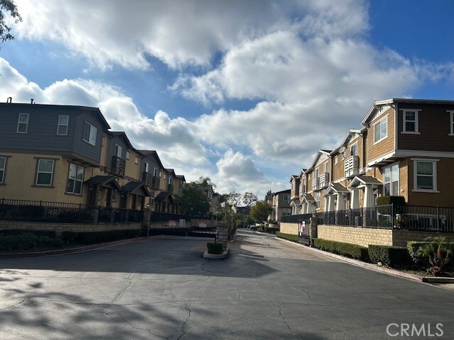 Building Photo - 1417 Ledgestone Ln