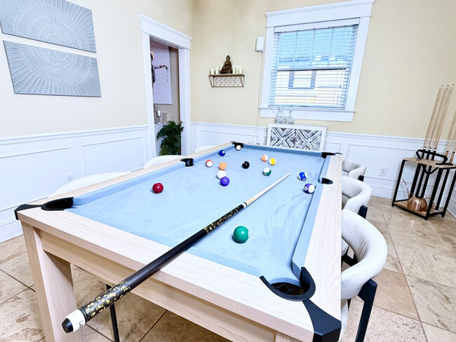 Building Photo - 509 S Willow Ave