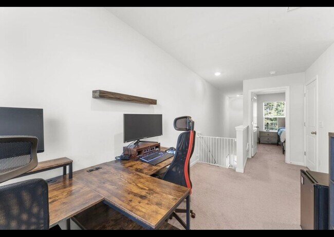 Building Photo - 645 Silver Spruce St