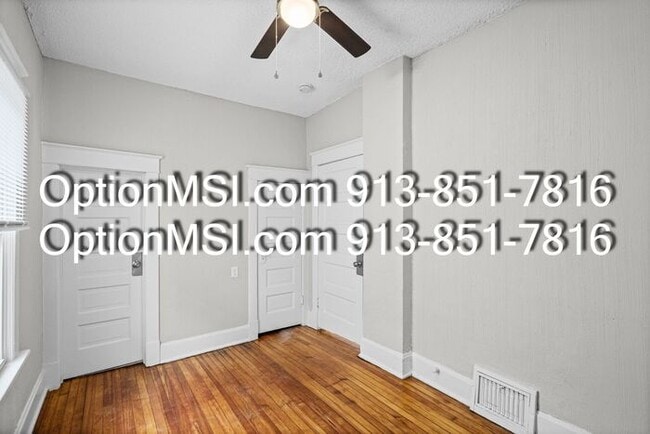 Building Photo - West Plaza!!!