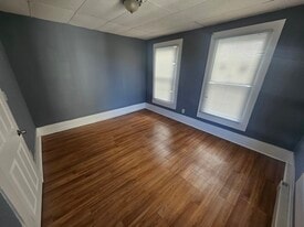 Building Photo - 287 Lake Ave