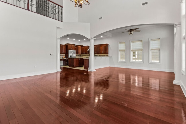 Building Photo - Crystal Water Home