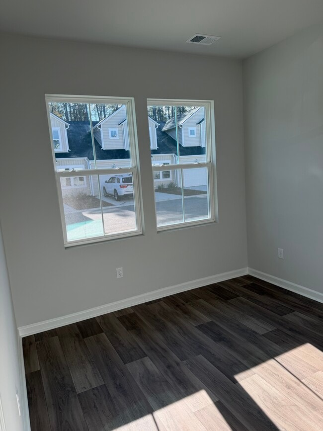 Building Photo - 1393 Speedway St