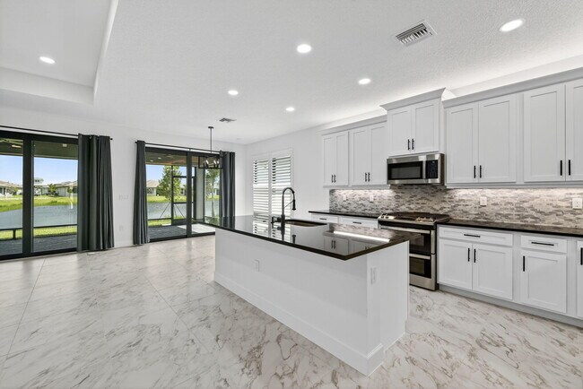 Building Photo - 12347 SW Compass Pt Dr