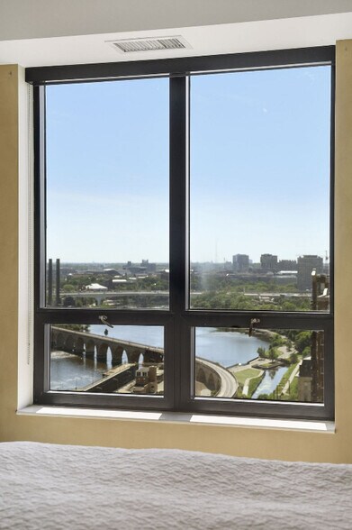 Building Photo - 100 3rd Ave S