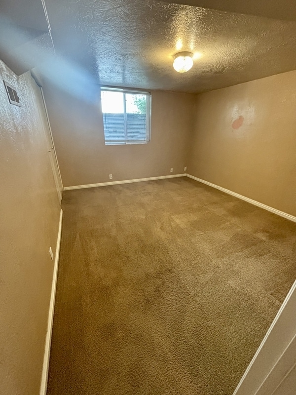 Building Photo - 979 W 100 S