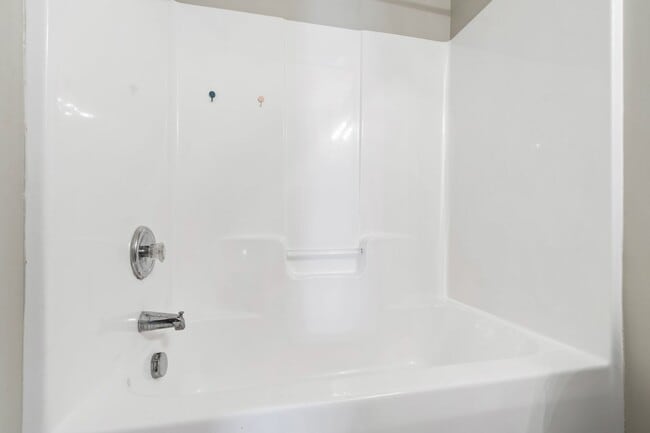 Building Photo - Beautiful End-Unit Townhome in Sought-After Breckenridge!