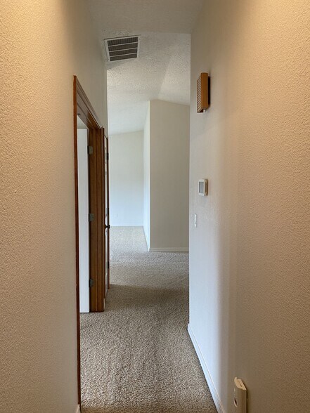 Building Photo - 9835 W Alliance Dr