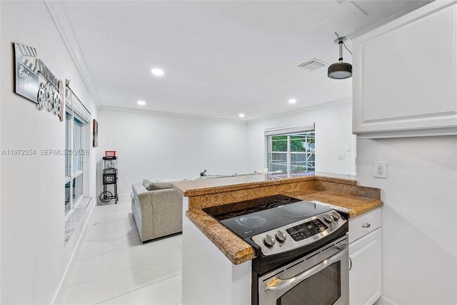 Building Photo - 4912 S Kay St