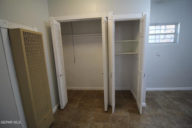 Building Photo - 8903 Old County Dr