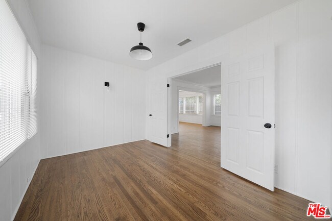 Building Photo - 235 Joy St