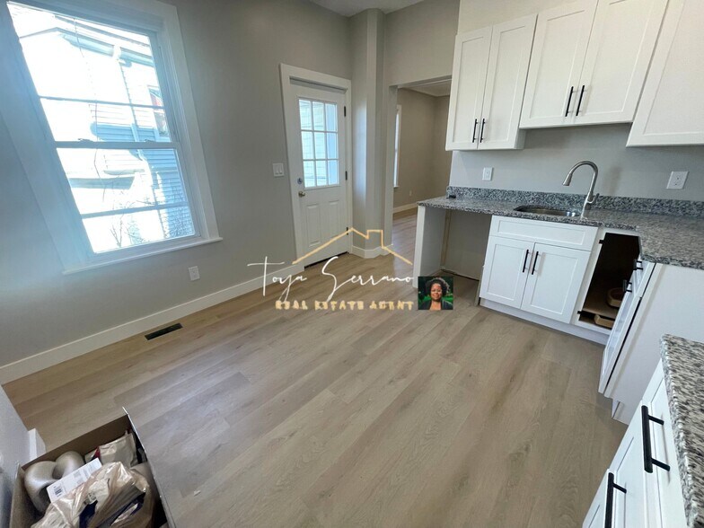 Building Photo - 19 Gordon St