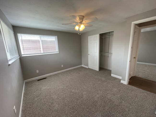 Building Photo - 1377 S Maple Ave