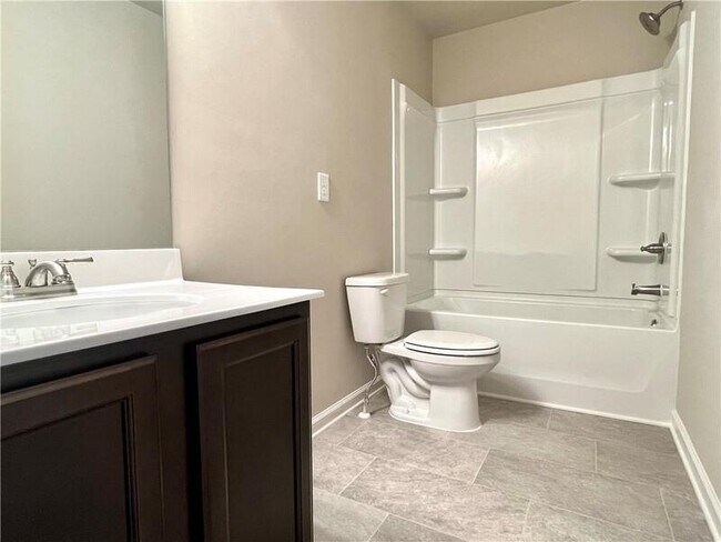 Building Photo - 114 Auburn Xing Wy