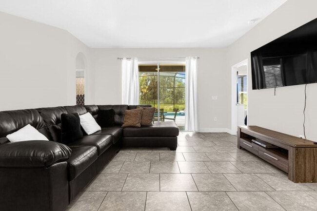 Building Photo - 4159 Oak Tree Dr