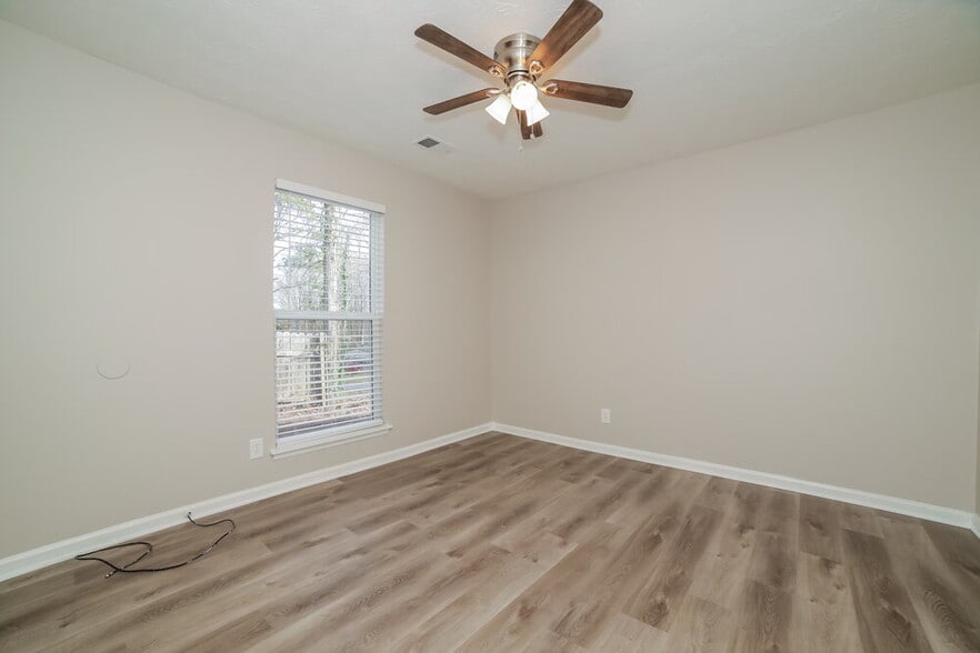 Building Photo - 4749 Jamerson Forest Cir