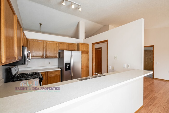 Building Photo - 2737 Douglas Dr N